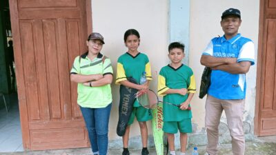 SMPN 2 Sano Nggoang Berjaya di O2SN Sano Nggoang: Badminton Putri Raih Emas, Putra Amankan Perak